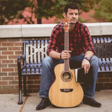 benefits of acoustic guitar, best guitar shop in pune